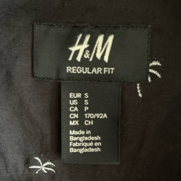 H&M Hawaiian Palm Tree Shirt - Picture 6 of 6